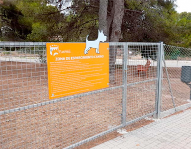 Paterna construye una nueva zona de esparcimiento canino en la Canyada y suma más de 25 en todo el municipio
